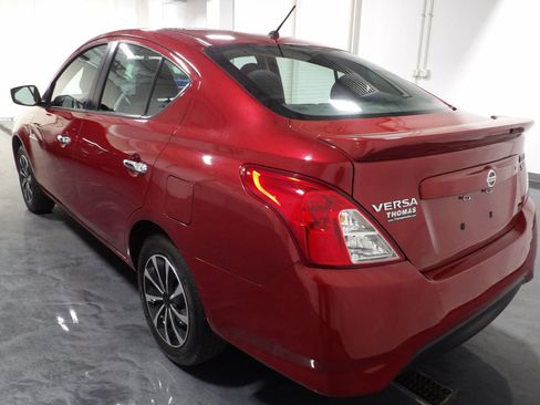 Used 2017 Nissan Versa SV image 5