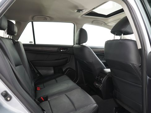 Used 2018 Subaru Outback 2.5i Limited AWD/4WD image 13