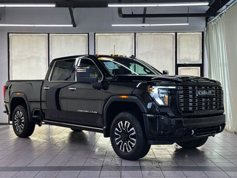 Used 2025 GMC Sierra 2500 Denali Ultimate AWD/4WD image 1