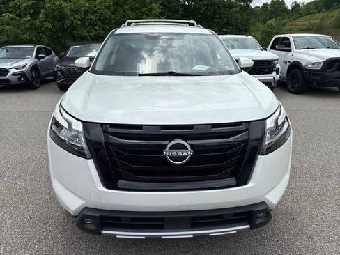 Used 2023 Nissan Pathfinder SL w/ Lighting Package (N92) AWD/4WD image 8