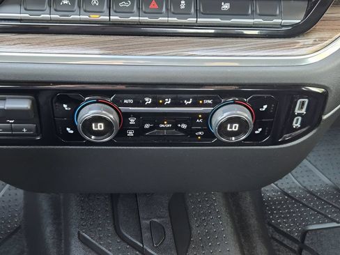 Used 2023 Chevrolet Silverado 1500 LT RWD image 17