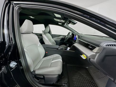 New 2026 Toyota Camry SE image 28