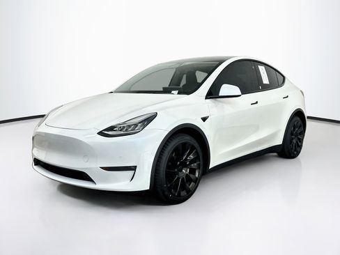 Used 2021 Tesla Model Y Long Range AWD/4WD image 3