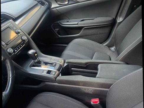 Used 2018 Honda Civic Sport image 13