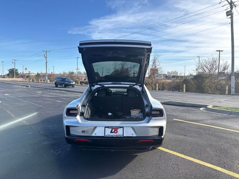 Used 2024 Dodge Charger R/T w/ Plus Group image 32