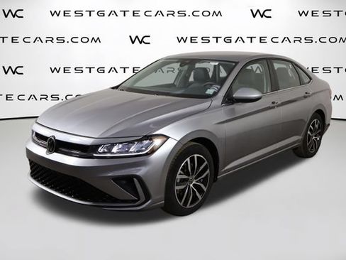 Used 2025 Volkswagen Jetta SE FWD image 1