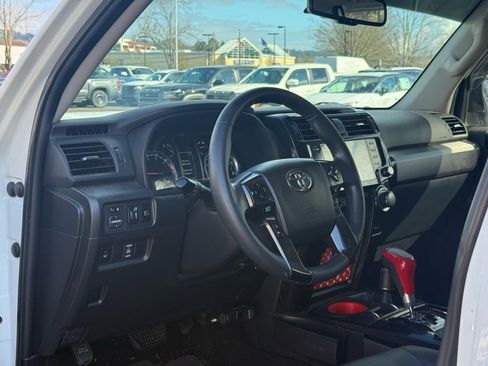 Used 2021 Toyota 4Runner TRD Off-Road Premium image 5
