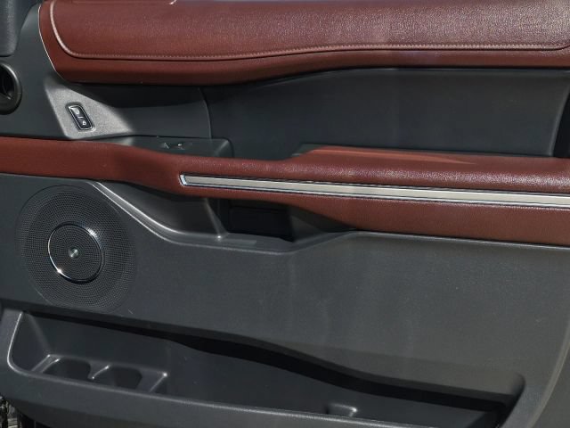 Used 2024 Ford Expedition Limited RWD image 16