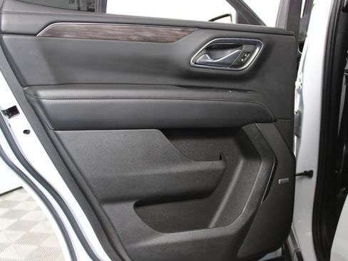 Used 2024 Chevrolet Tahoe LT AWD/4WD image 17