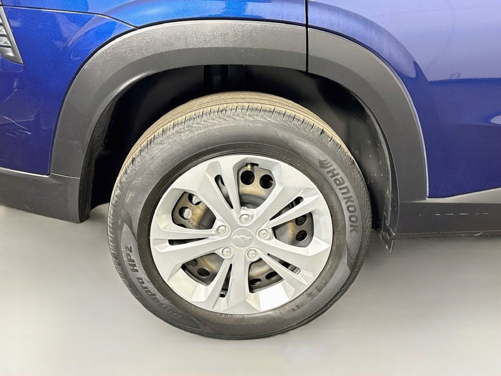Used 2024 Chevrolet Trax LS w/ Driver Confidence Package FWD image 31