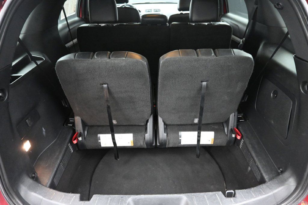 Used 2016 Ford Explorer XLT w/ Equipment Group 202A FWD image 11