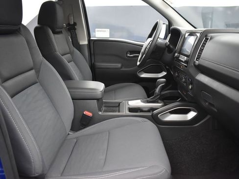 Used 2024 Nissan Frontier SV image 23