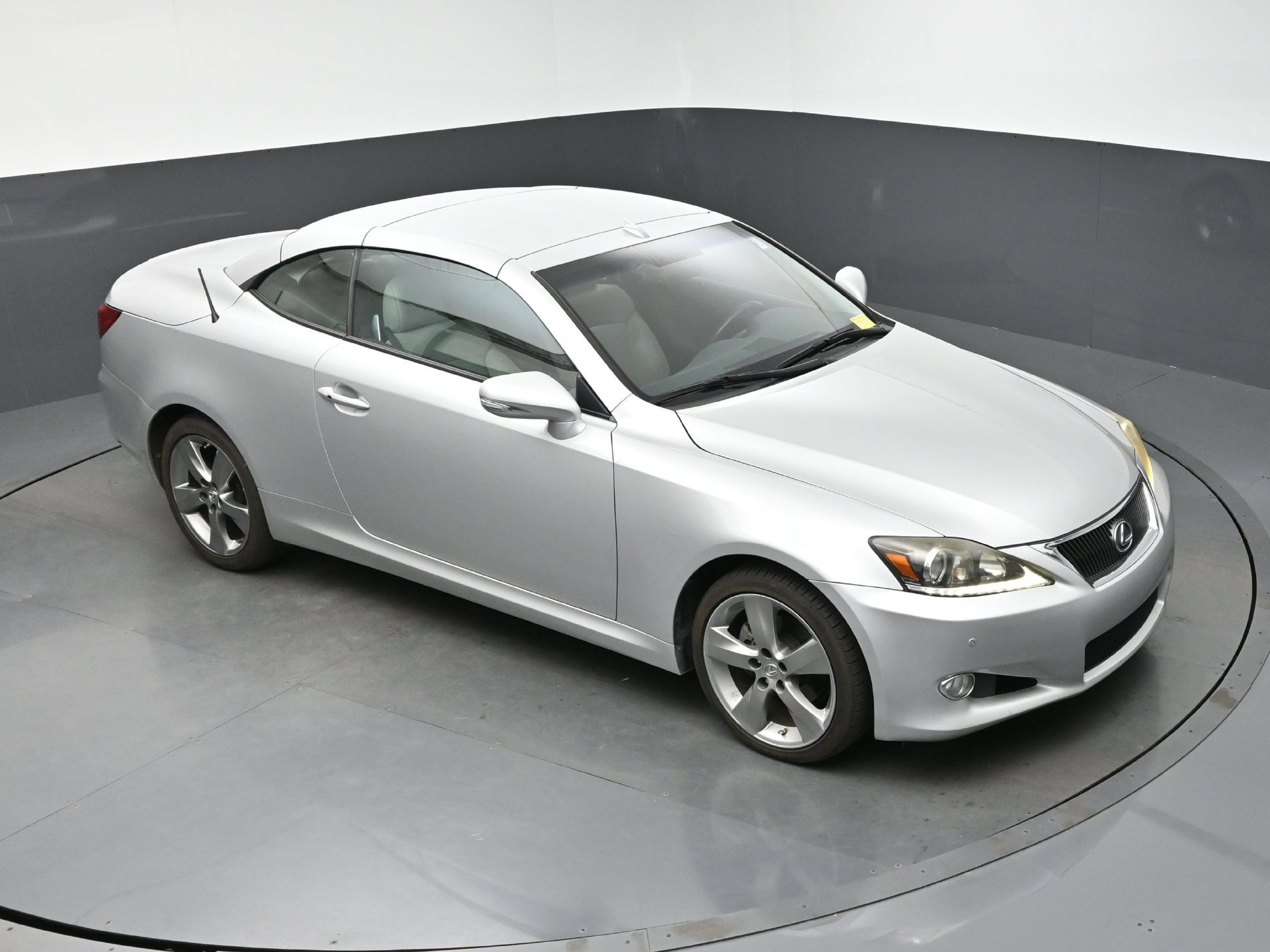 Used 2011 Lexus IS 250C w/ Luxury Pkg RWD image 18