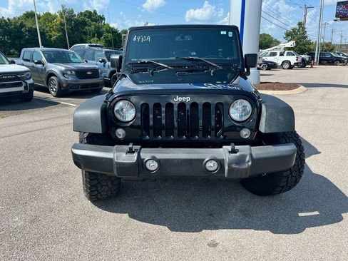 Used 2018 Jeep Wrangler Unlimited Sport S AWD/4WD image 2