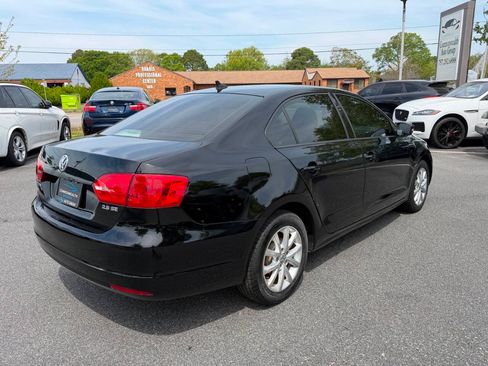 Used 2011 Volkswagen Jetta SE FWD image 8