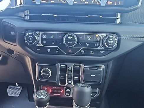 New 2025 Jeep Wrangler Unlimited Rubicon 392 image 12