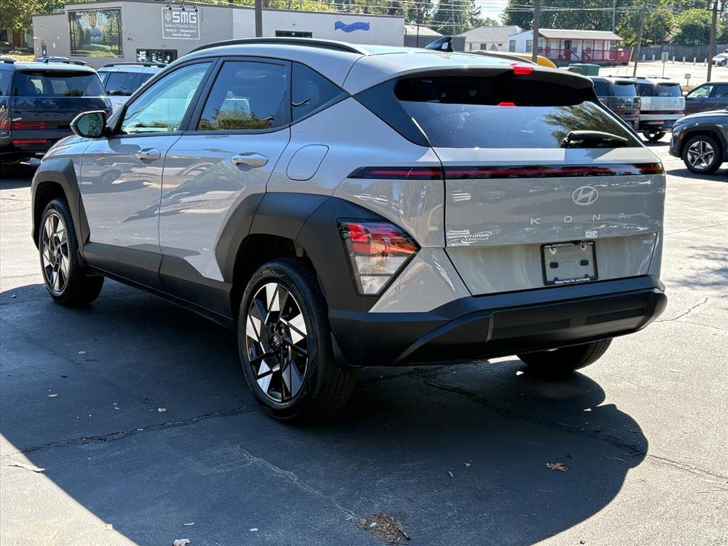 Certified 2025 Hyundai Kona SEL AWD/4WD image 4