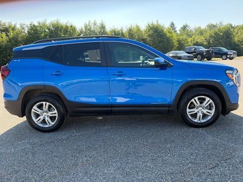 Used 2024 GMC Terrain SLE w/ Driver Convenience Package AWD/4WD image 8