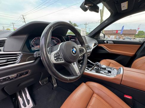 Used 2019 BMW X7 xDrive50i w/ M Sport Package AWD/4WD image 23