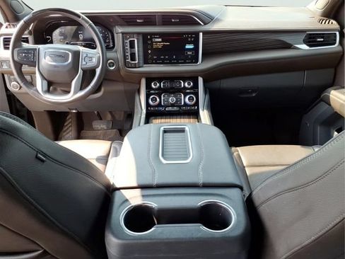 Used 2024 GMC Yukon XL Denali w/ Denali Reserve Package AWD/4WD image 12
