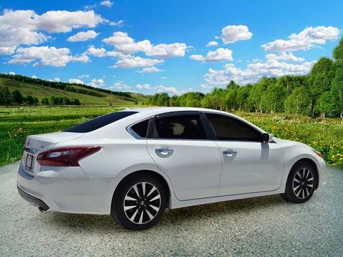 Used 2018 Nissan Altima 2.5 SV FWD image 6