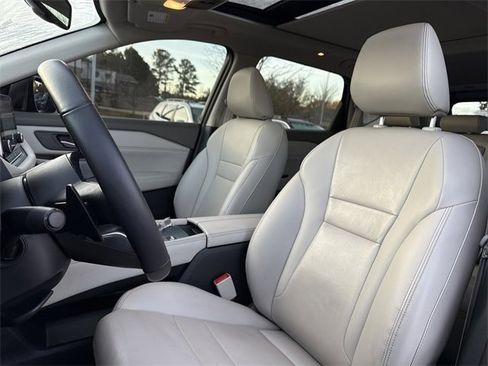 Used 2023 Nissan Rogue SL image 12