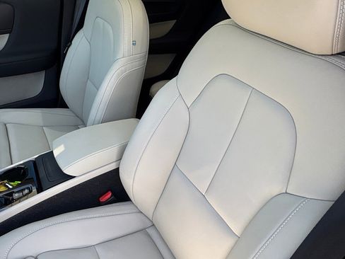 New 2026 Volvo XC40 B4 Plus w/ Protection Package Premier image 17