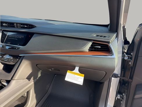 Certified 2025 Cadillac XT5 Premium Luxury w/ Technology Package image 12