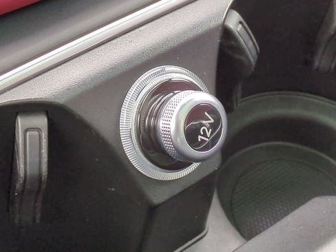 Used 2022 Porsche Cayenne S image 31