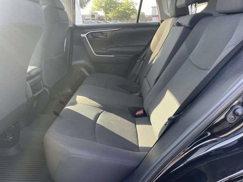 Used 2021 Toyota RAV4 LE AWD/4WD image 20