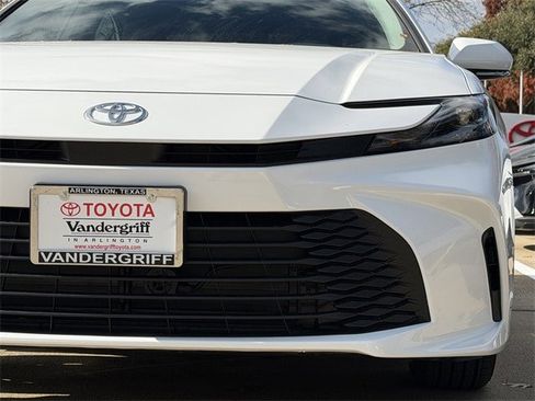 New 2026 Toyota Camry LE image 9