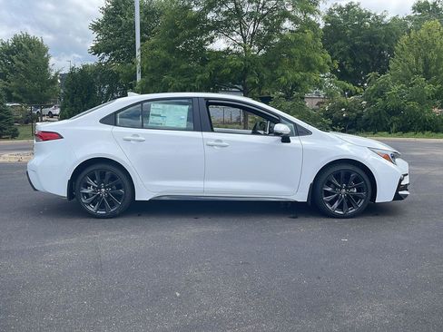 New 2026 Toyota Corolla SE w/ SE Package FWD image 9