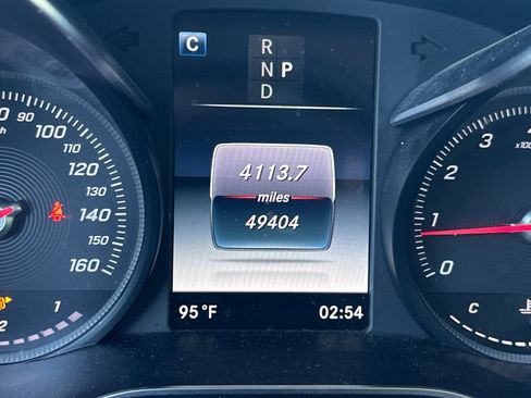 Used 2019 Mercedes-Benz GLC 300 4MATIC image 22