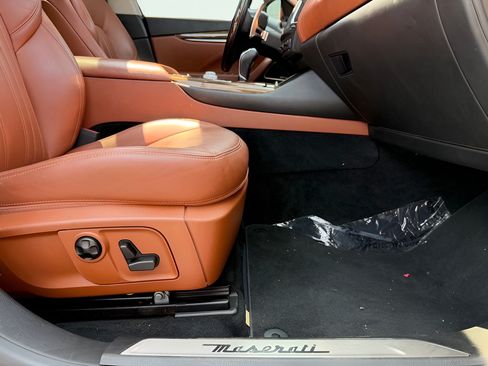 Used 2017 Maserati Levante S AWD/4WD image 37