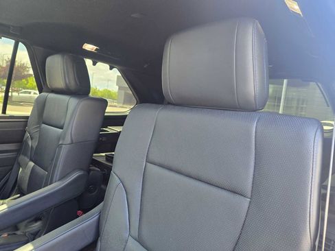 Used 2025 Toyota Sequoia Platinum AWD/4WD image 19