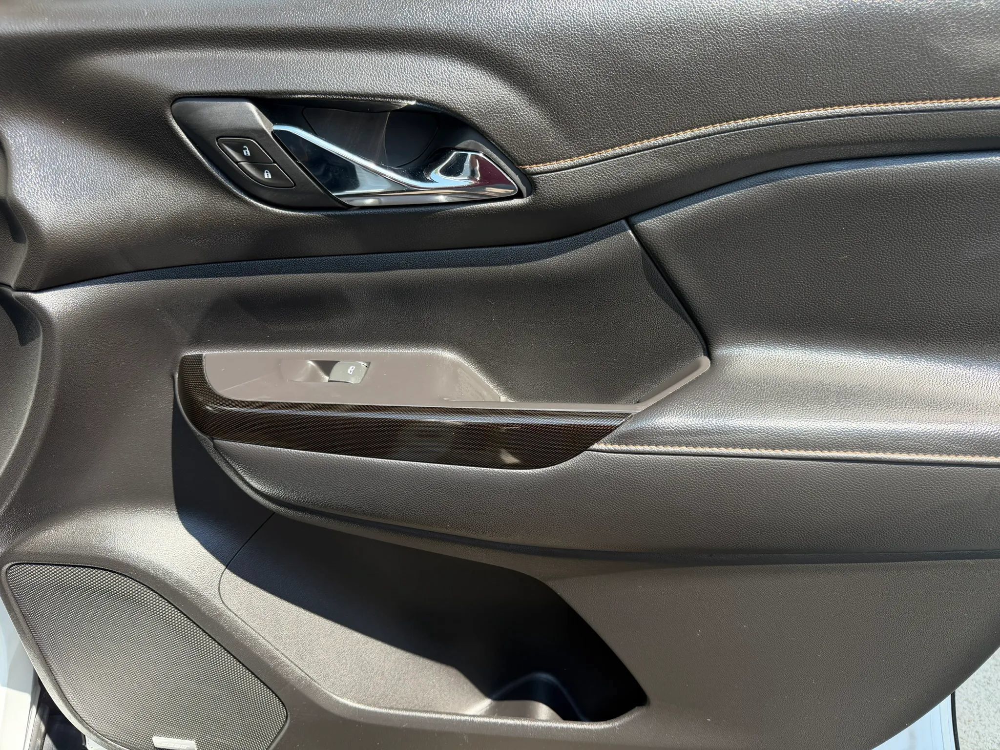 Used 2020 GMC Acadia AT4 AWD/4WD image 8