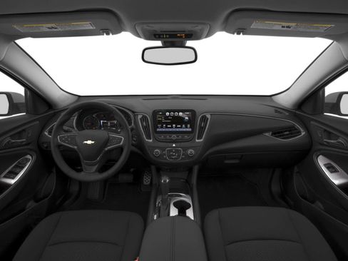 Used 2018 Chevrolet Malibu LT FWD image 5