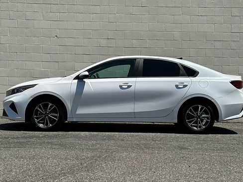 Used 2023 Kia Forte LXS w/ LXS Technology Package FWD image 7