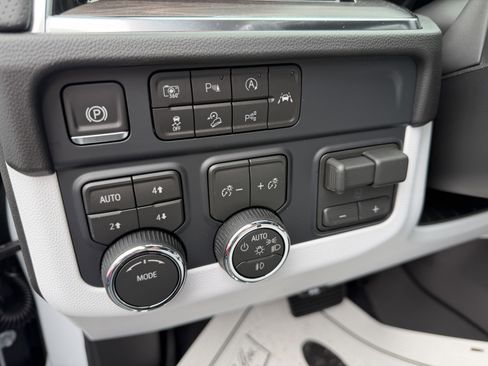New 2026 Chevrolet Tahoe Premier AWD/4WD image 18