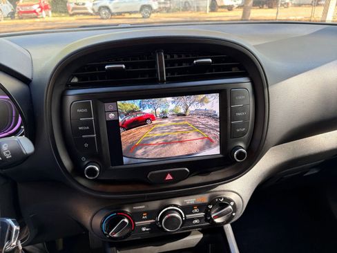 Used 2025 Kia Soul LX w/ LX Technology Package image 17