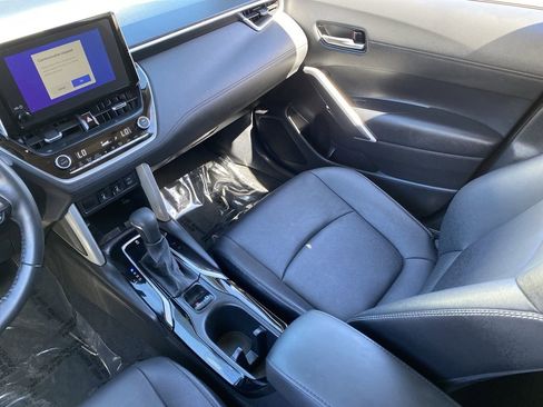 Used 2024 Toyota Corolla Cross XLE w/ Convenience Package image 23