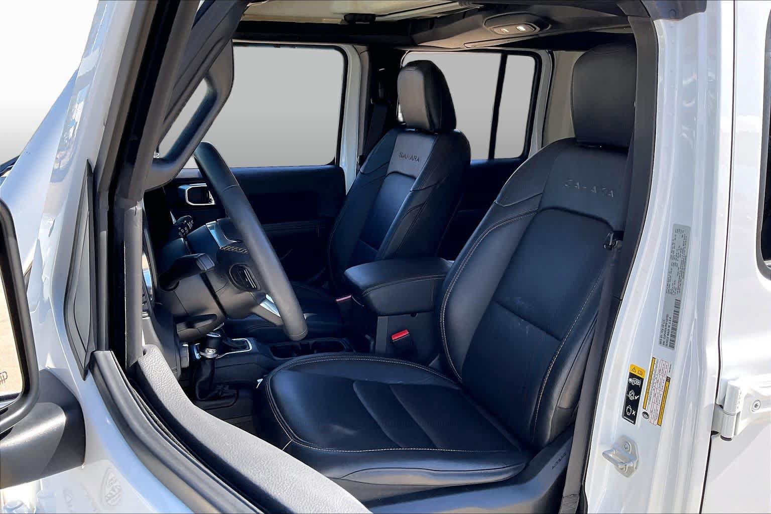Used 2024 Jeep Wrangler Unlimited Sahara AWD/4WD image 8