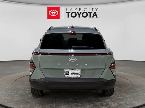 Used 2025 Hyundai Kona SEL FWD image 7