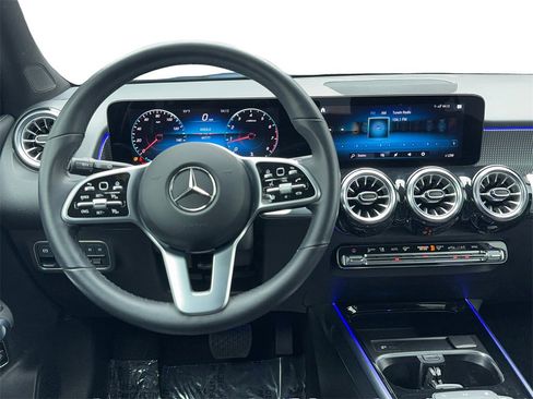 Used 2022 Mercedes-Benz GLB 250 image 17