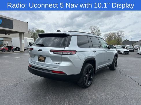 Used 2025 Jeep Grand Cherokee L Limited w/ Black Appearance Package image 4