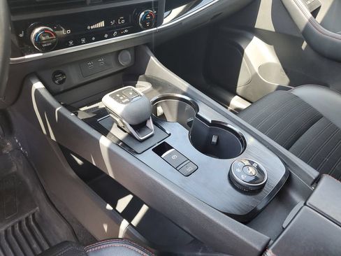 Used 2025 Nissan Rogue SV AWD/4WD image 19