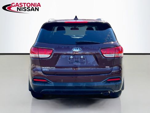 Used 2018 Kia Sorento LX image 7
