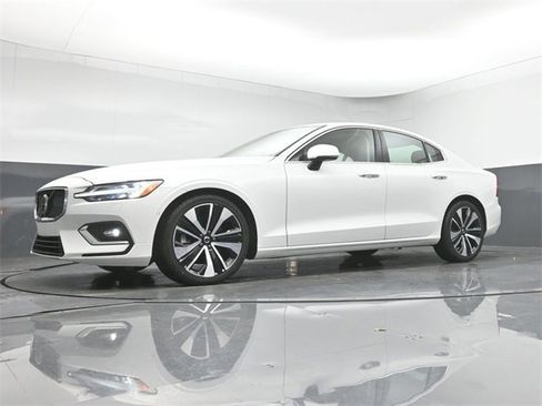 Used 2023 Volvo S60 B5 Ultimate w/ Climate Package image 38