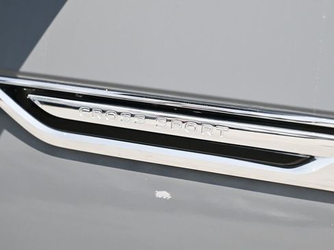 Used 2020 Volkswagen Atlas Cross Sport SE FWD image 12