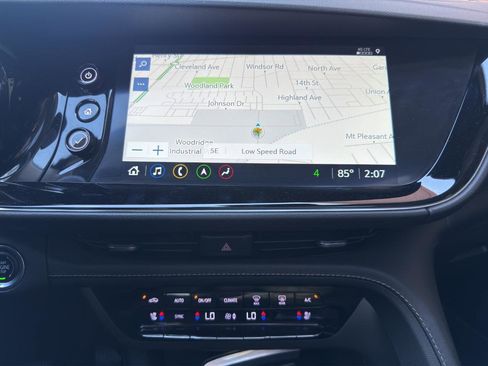 Used 2023 Buick Envision Avenir image 16